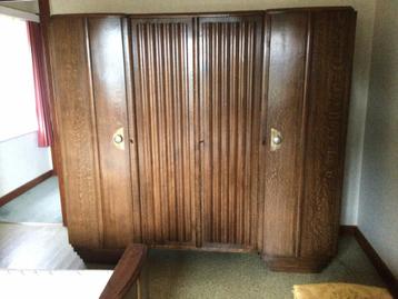 4deurs kleerkast + bed en nachttafel massief eik handgemaakt, Huis en Inrichting, Ophalen, Zo goed als nieuw