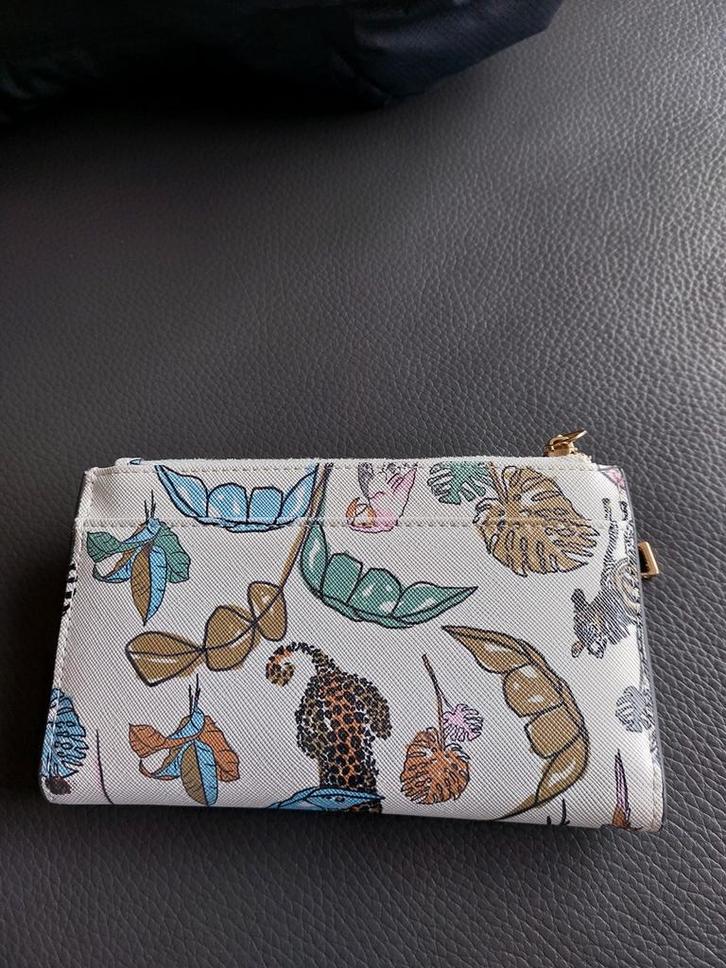 Portefeuille neuf " Parfois ", Bijoux, Sacs & Beauté, Porte-monnaie & Portefeuilles, Enlèvement