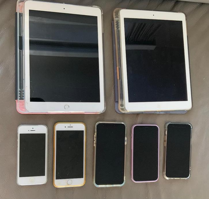 4 iphones (waaronder iphone 12 mini en Xs) en 2 ipads, Computers en Software, Apple iPads, Gebruikt, Apple iPad Air, Wi-Fi, 10 inch