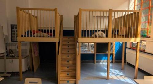 Houten dubbele speel-vloer Mancave hoogslaper Kinderen, Huis en Inrichting, Slaapkamer | Stapelbedden en Hoogslapers, Zo goed als nieuw