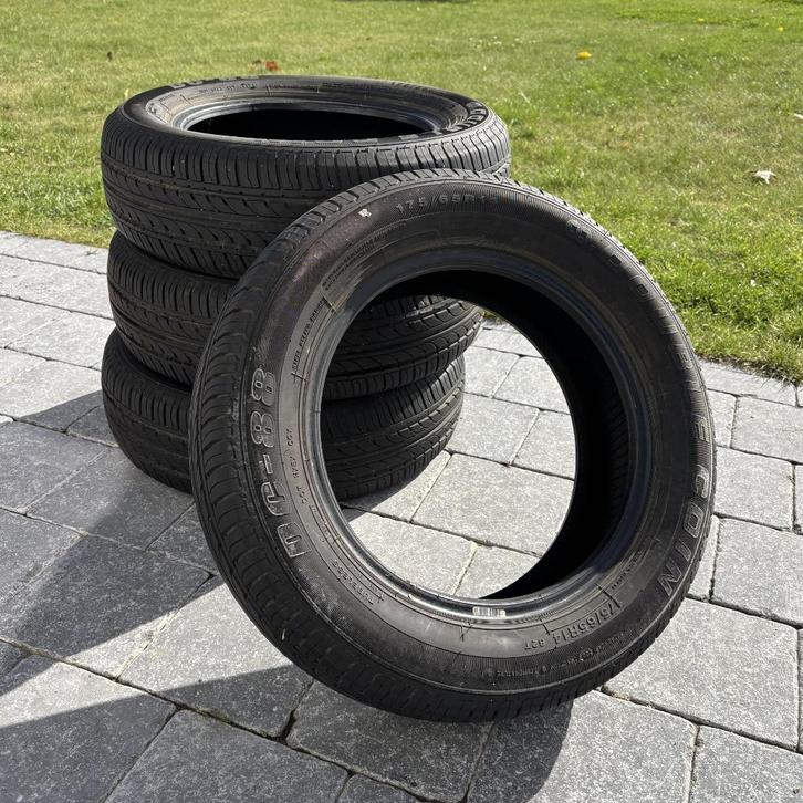 4 pneus été "Double Coin DC-88" taille 175/65/R14 82T, Auto-onderdelen, Banden en Velgen, Band(en), Zomerbanden, 14 inch, 175 mm