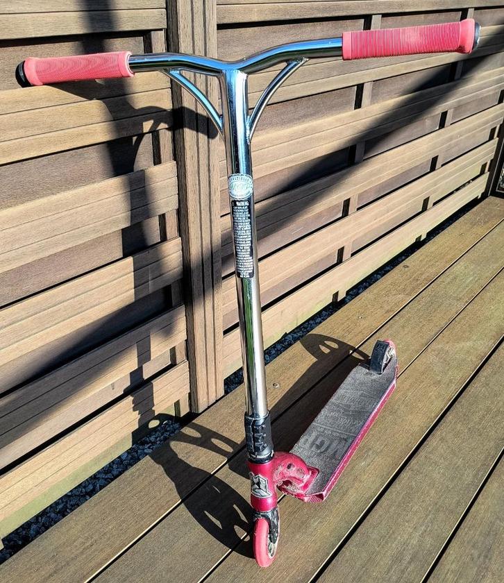 Rode MGP stuntstep, Fietsen en Brommers, Steps, Gebruikt, Gewone step, Ophalen