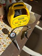 Stanley Compressor 1,5PK 8 Bar + Manometer & blaaspistool, Doe-het-zelf en Bouw, Compressors, Ophalen, Mobiel, Gebruikt, 6 tot 10 bar