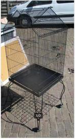 zeer grote Vogelkooi op wieltjes in 2 delen, Ophalen, Zo goed als nieuw, Metaal, Vogelkooi
