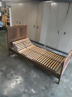 Lit une personne en bois massif avec sommier à latte, 90 cm, Une personne, Brun, Utilisé