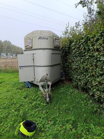 Paarden remorque disponible aux enchères