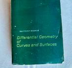 Differential Geometry of Curves and Surfaces Manfredo 1976, Boeken, Techniek, Gelezen, Geotechniek, Ophalen of Verzenden
