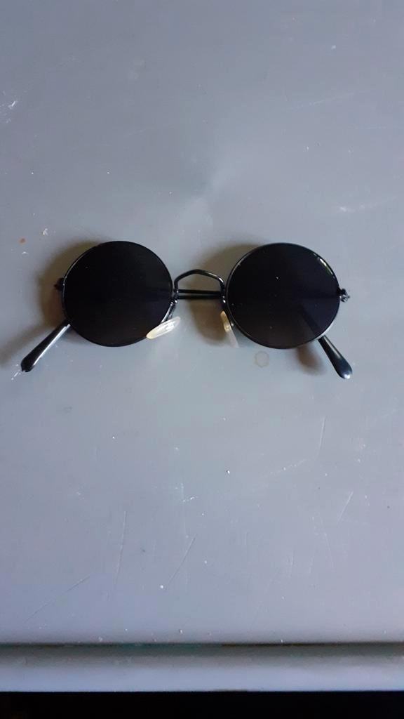 Lunette de soleil forme lorgnon, Bijoux, Sacs & Beauté, Lunettes de Soleil & Lunettes | Femmes, Neuf, Lunettes, Noir, Enlèvement ou Envoi