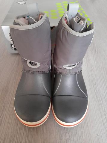 Grijze sneeuwlaarzen Crocs J2 ( 33/34) ( Nieuw) beschikbaar voor biedingen