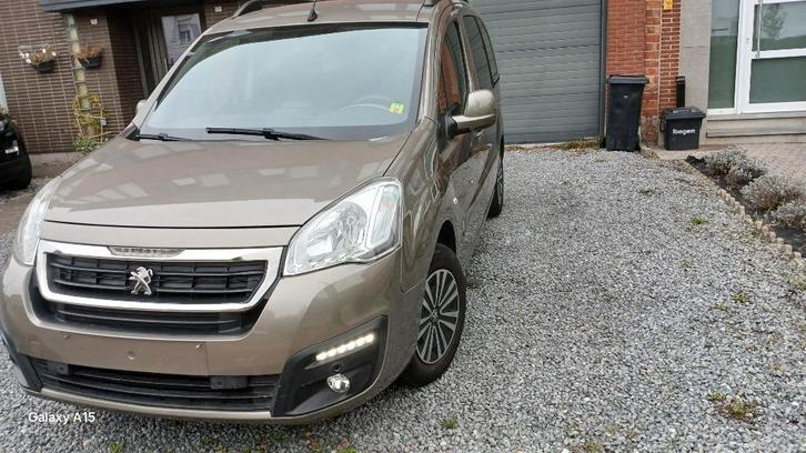 Peugeot partner Teepee benz 2017 1E EIG, Auto's, Peugeot, Bedrijf, Te koop, Partner, ABS, Achteruitrijcamera, Adaptieve lichten