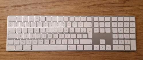 Apple Magic Keyboard met numeriek toetsenblok - Frans, Computers en Software, Toetsenborden, Zo goed als nieuw, Numeriek, Draadloos