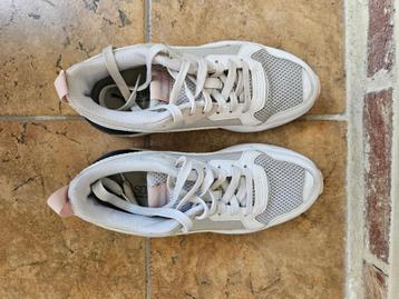 Dames sneakers - Puma - Maat 40 beschikbaar voor biedingen