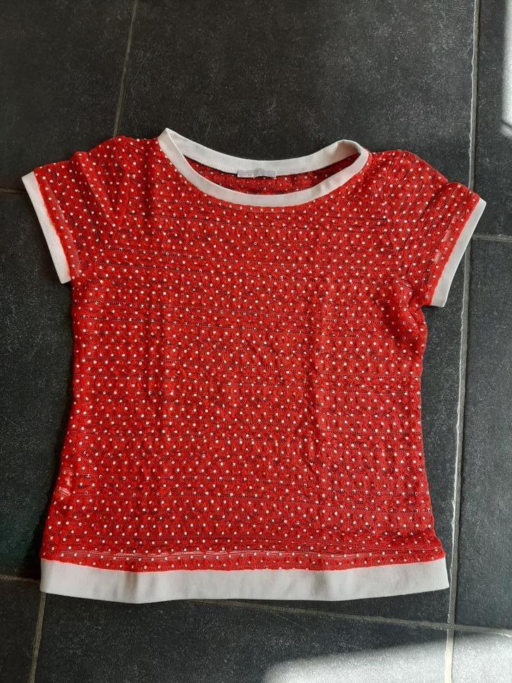 rode T-shirt met witte fijne bolletjes, Kleding | Dames, T-shirts, Zo goed als nieuw, Maat 38/40 (M), Rood, Korte mouw, Ophalen of Verzenden