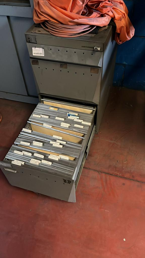 Archief kastje, Enlèvement