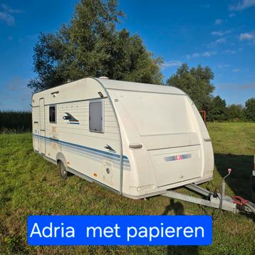 Caravan Adria papieren werfkeet tiny house bouw project tuin beschikbaar voor biedingen
