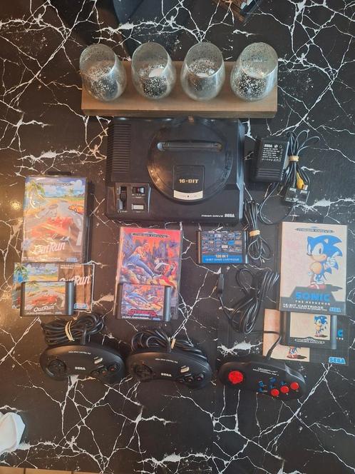 Console Sega Megadrive + 129 jeux + 3 Manettes !, Consoles de jeu & Jeux vidéo, Jeux | Sega, Comme neuf, Mega Drive, Aventure et Action