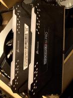 RAM 2x8GB Corsair RBG DRR4 3200Mhz, Comme neuf, 16 GB, Desktop, DDR4