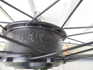 Voorwiel met motor  8 fun 250w   28 inch beschikbaar voor biedingen