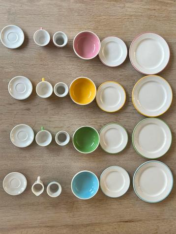 Schattig kinderset porselein servies beschikbaar voor biedingen