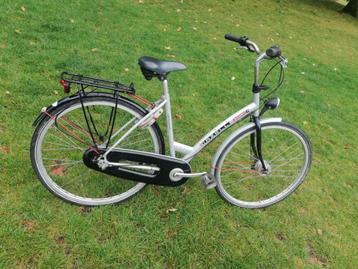 Gazelle damesfiets in zeer goede staat  beschikbaar voor biedingen