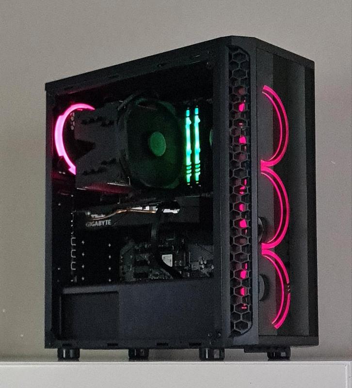 Gaming PC (RTX 2070, 2256 GB Storage, i5-10600k, RGB), Computers en Software, Desktop Pc's, Zo goed als nieuw, HDD, SSD, 16 GB