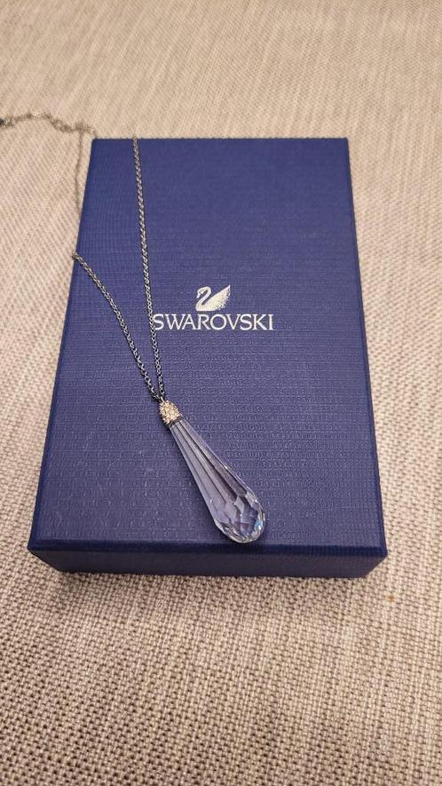 SWAROVSKI KETTING MET HANGER IN DRUPPELVORM, Verzamelen, Swarovski, Nieuw, Mode-accessoire, Ophalen of Verzenden