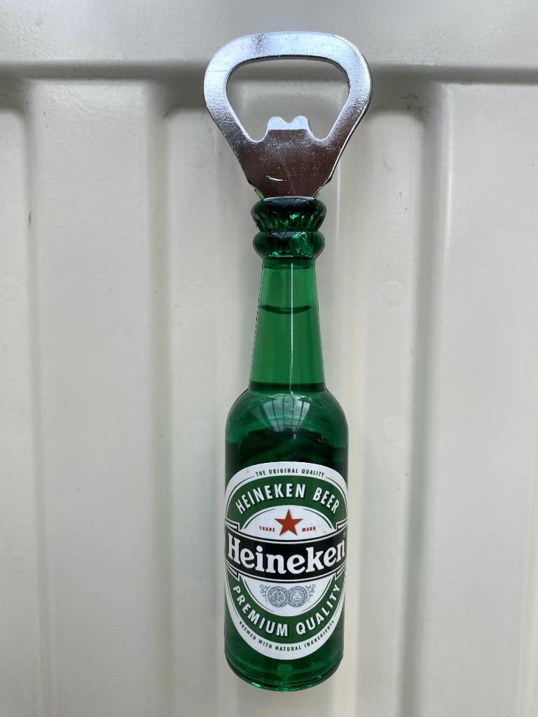 Décapsuleur magnétique pour bière Heineken
