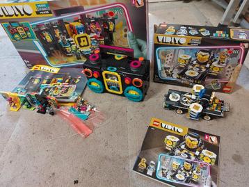 2 leuke lego sets VIDIJO boomcar en radio beschikbaar voor biedingen