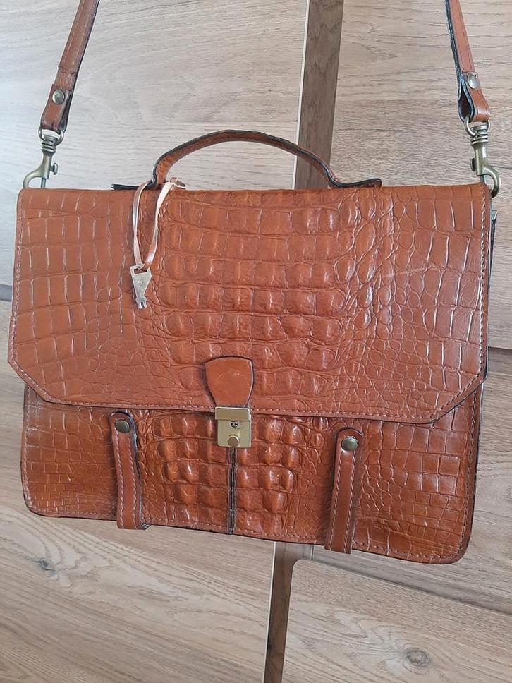 Vintage cognacbruine leren tas/boekentas, Handtassen en Accessoires, Tassen | Schooltassen, Zo goed als nieuw, Bruin, Leer, Ophalen of Verzenden