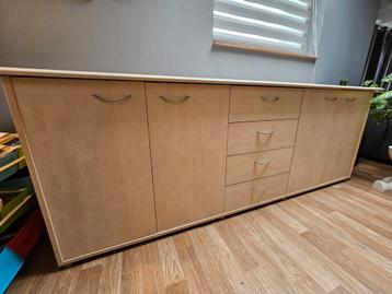 Mooie dressoir. 55cm op 2m48cm. Hoogte 89 cm.  beschikbaar voor biedingen