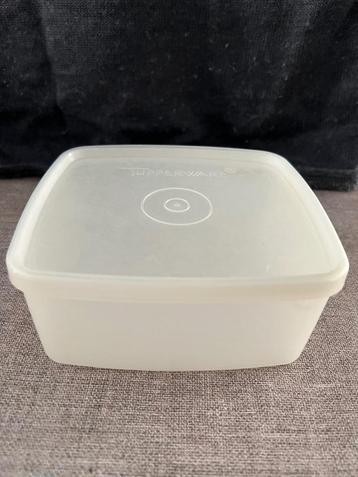 Tupperware vierkante voorraaddoos