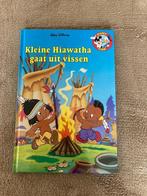 Boekje Disney Boekenclub : Kleine Hiawatha gaat uit vissen., Disney, Jongen of Meisje, Ophalen of Verzenden, Sprookjes