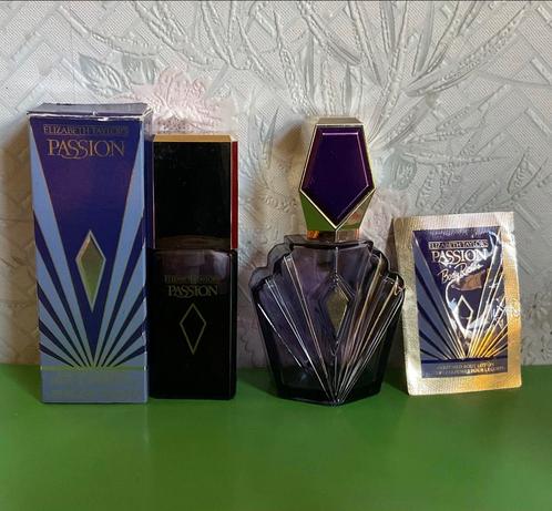 Anciens flacons ….Elizabeth Taylor, Collections, Parfums, Plein