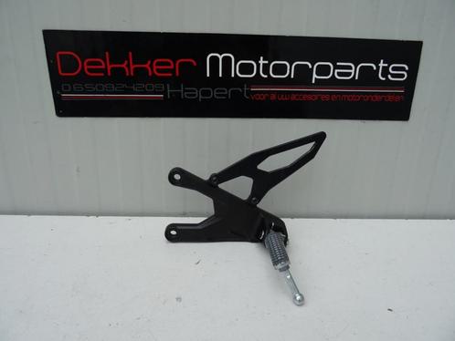 Linker Schetsplaat / Voetsteun links Yamaha YZF R1 2015-2019, Motoren, Onderdelen | Yamaha, Gebruikt, Ophalen of Verzenden