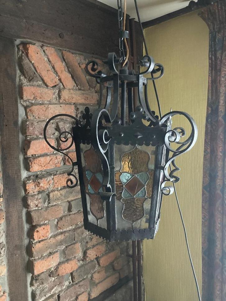 Smeedijzeren lantaarn met glas in lood, Antiek en Kunst, Antiek | Verlichting, Ophalen