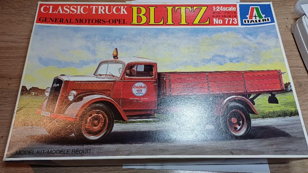 [1/24] Italeri 773 - Camion classique GM-Opel Blitz (1985), Hobby & Loisirs créatifs, Modélisme | Voitures & Véhicules, Comme neuf