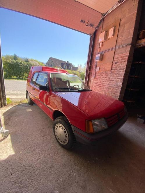 Peugeot 205 fourgonnette, Auto's, Peugeot, Particulier, Diesel, 3 deurs, Handgeschakeld, Rood, Grijs, Voorwielaandrijving, Ophalen