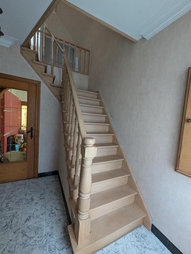 Houten Trap (Beuk , Gezandstraald), Doe-het-zelf en Bouw, Ladders en Trappen, Gebruikt, Trap, 2 tot 4 meter, Ophalen