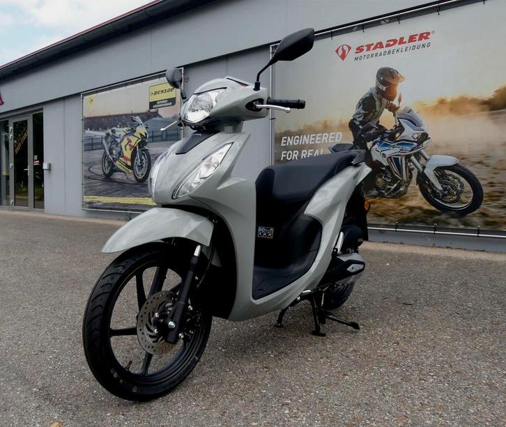 Honda vision 110cc, Fietsen en Brommers, Brommers | Honda, Zo goed als nieuw, Ophalen