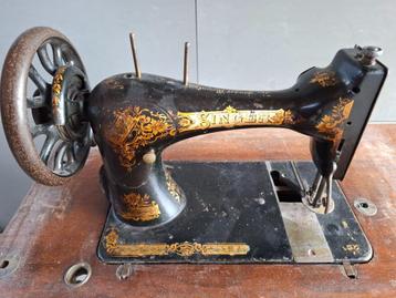 Oude singer naaimachine  beschikbaar voor biedingen