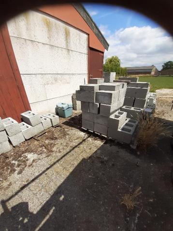 betonblokken beschikbaar voor biedingen