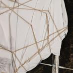 Package on a table - Christo, Ophalen of Verzenden