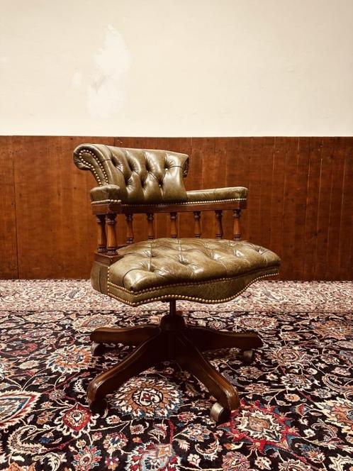 Engels Chesterfield Captain Chair Bureaustoel, Antiek en Kunst, Antiek | Kantoor en Zakelijk, Ophalen of Verzenden