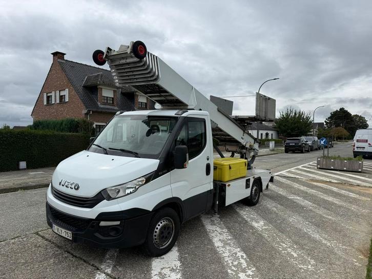 Iveco - Verhuislift, Auto's, Nissan, Bedrijf, Overige modellen, Ophalen