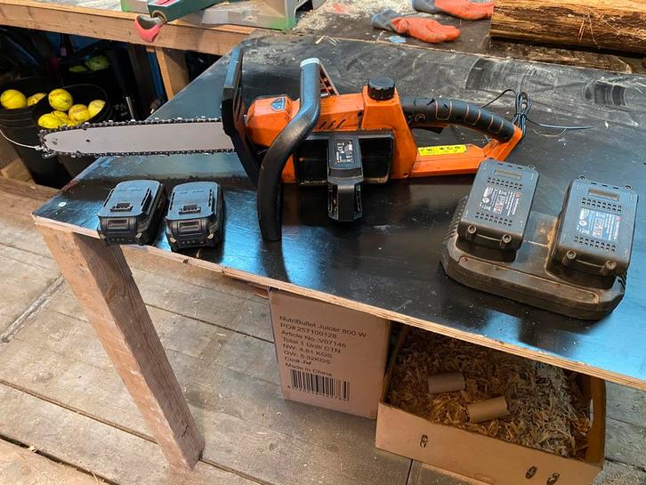 Elektrische kettingzaag, Tuin en Terras, Heggenscharen, Gebruikt, Accu, Ophalen