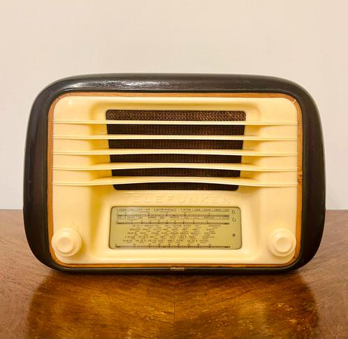 RADIO À TUBE VINTAGE TELEFUNKEN MIGNONETTE B GIUBILEUM 1953, Antiquités & Art, Antiquités | TV & Hi-Fi, Envoi