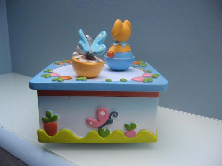 Boîte musicale papillon- Cochonnet, Enfants & Bébés, Jouets | Jouets de bébé, Comme neuf, Mobile, Sonore, Enlèvement ou Envoi