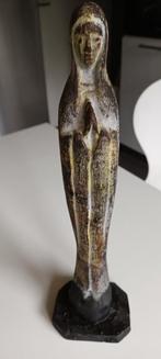 Statue de Marie, Enlèvement, Comme neuf