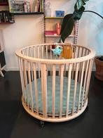 ronde houten box op wieltjes, Kinderen en Baby's, Babyparken, Ophalen, Zo goed als nieuw, Wieltjes