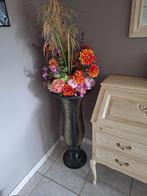 Vaas met zijde bloemen, Huis en Inrichting, Ophalen, Zo goed als nieuw, Aardewerk of Porselein, 50 tot 75 cm